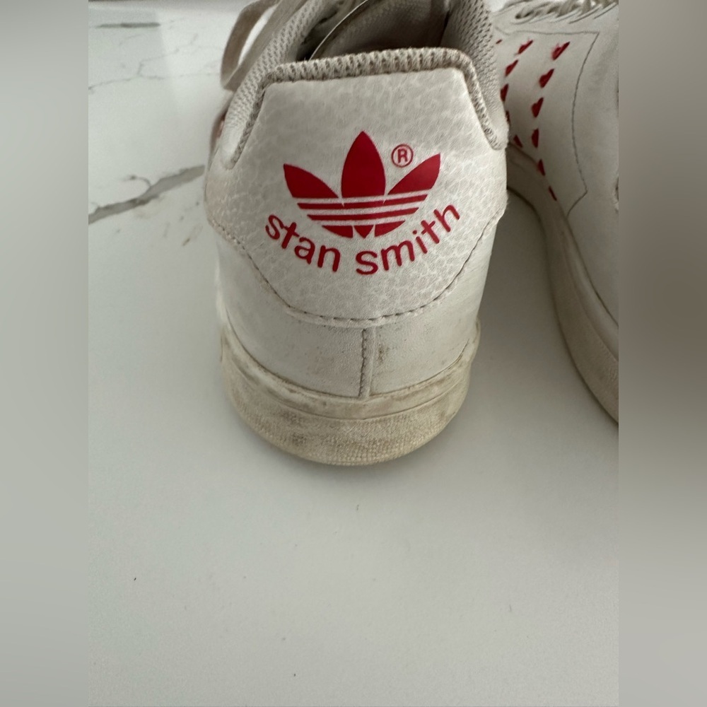 Adidas Stan Smith J Heart Valentines Day White Shoes With Red Hearts SIZE 7 - Picture 2 of 6